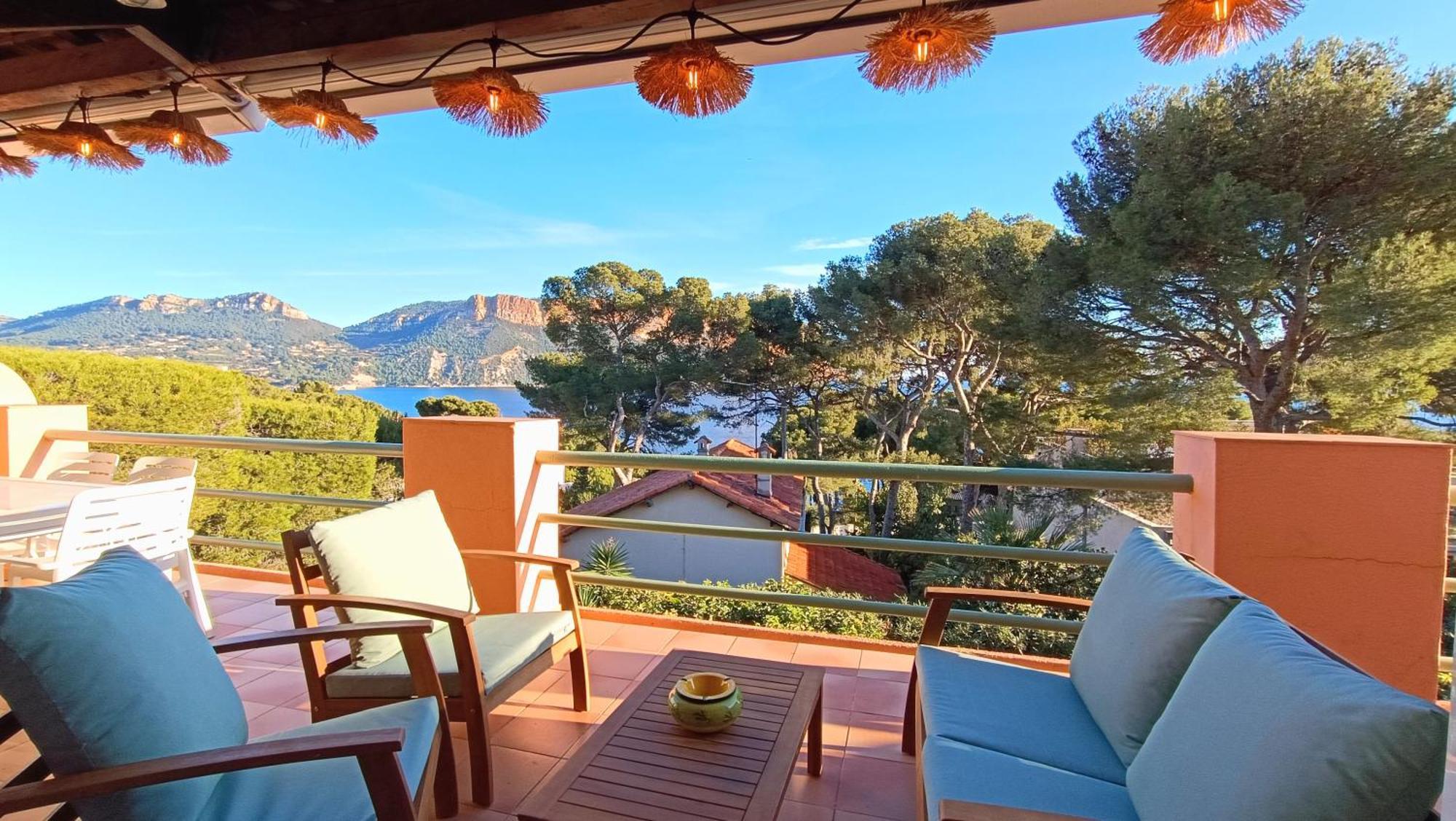 Bastide D'azur 160m2 - Double Terrasse Vue Cap Canaille Villa